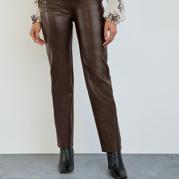 Aritzia Melina High-waisted, Vegan Leather pants in Rich Mocha Brown, Size 2 - Picture 4 of 10